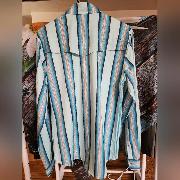 Mens small shirt - Picture 3 of 5